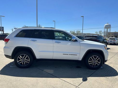 Used 2019 Jeep Grand Cherokee Limited image 3