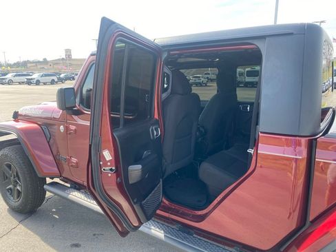 Used 2021 Jeep Gladiator Sport AWD/4WD image 25