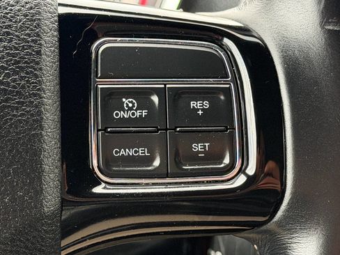 Used 2017 Dodge Grand Caravan SE image 30