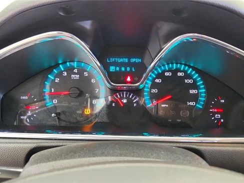 Used 2017 Chevrolet Traverse LT w/ Style and Technology Package FWD image 25