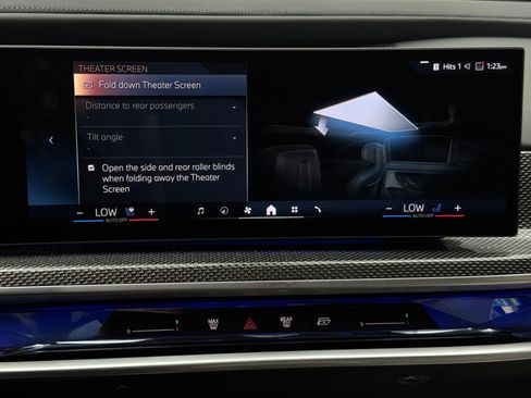 Used 2023 BMW i7 xDrive60 AWD/4WD image 32
