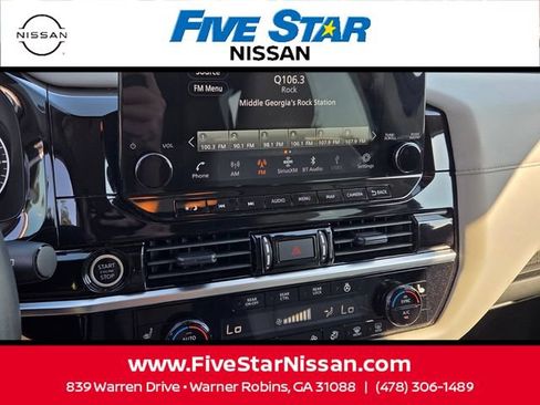 Used 2024 Nissan Pathfinder SL FWD image 20