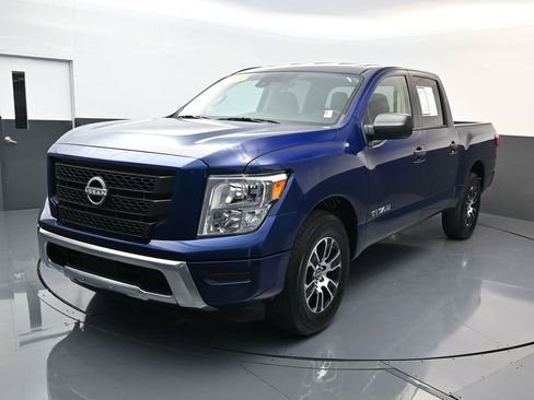 Used 2023 Nissan Titan SV RWD image 1