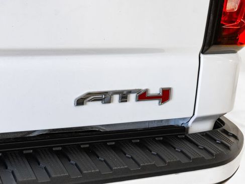 Used 2024 GMC Sierra 1500 AT4 w/ Technology Package AWD/4WD image 29