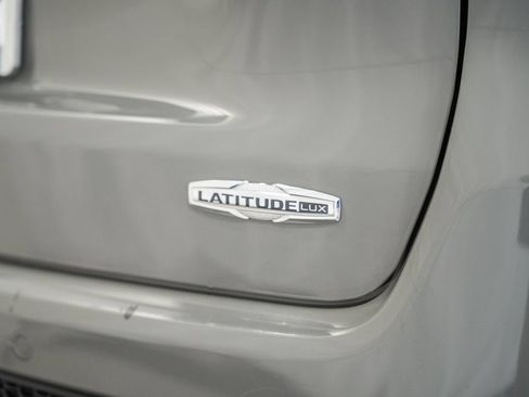Certified 2023 Jeep Compass Latitude AWD/4WD image 8