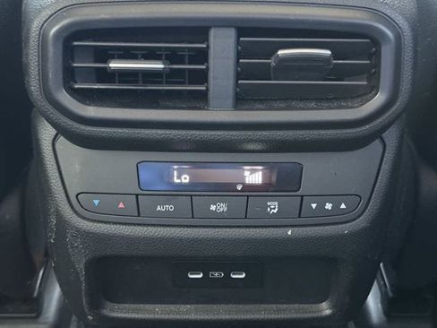 Used 2025 Honda Pilot EX-L image 29