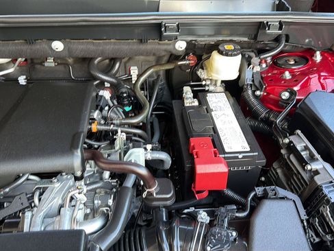 Used 2020 Toyota RAV4 LE FWD image 33