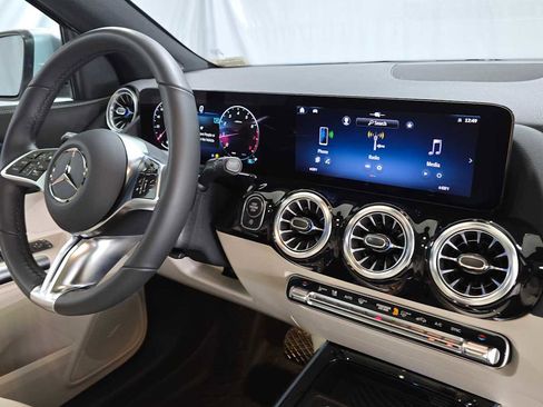 Certified 2026 Mercedes-Benz GLA 250 4MATIC image 11