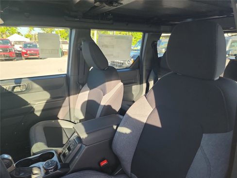 New 2025 Ford Bronco 4-Door image 13