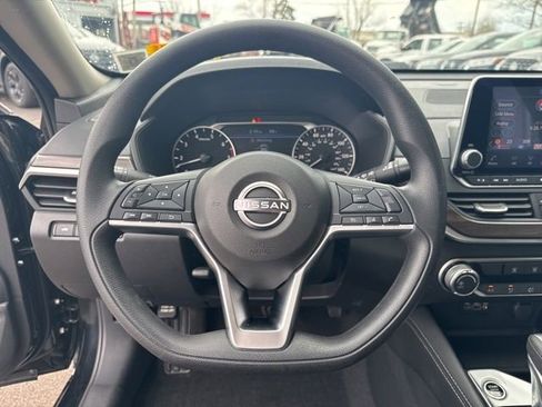 Used 2023 Nissan Altima 2.5 SV image 11