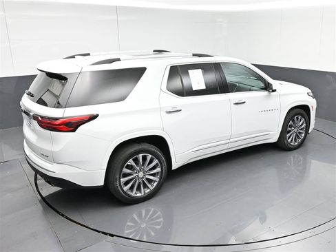 Used 2022 Chevrolet Traverse Premier w/ LPO, Floor Liner Package FWD image 26