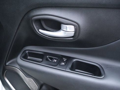 Used 2023 Jeep Renegade Latitude image 14