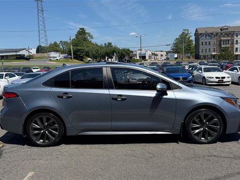 Used 2020 Toyota Corolla SE w/ SE Premium Package FWD image 12