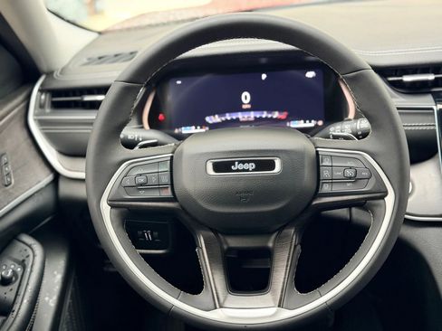 Used 2023 Jeep Grand Cherokee L Limited w/ Trailer Tow Group (B) image 21