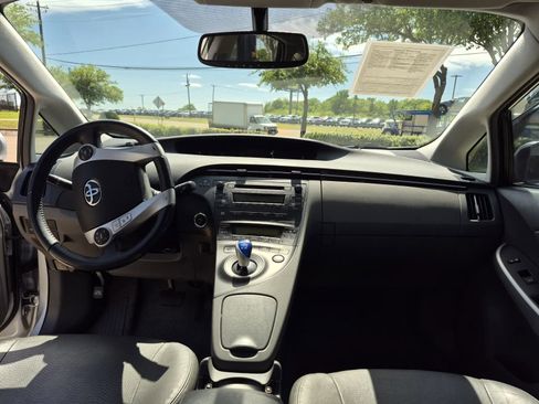 Used 2011 Toyota Prius Four image 28