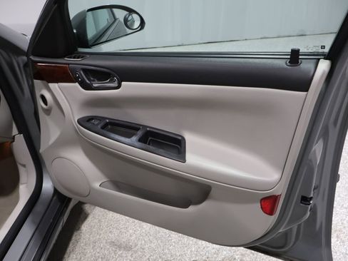 Used 2007 Chevrolet Impala LT image 23