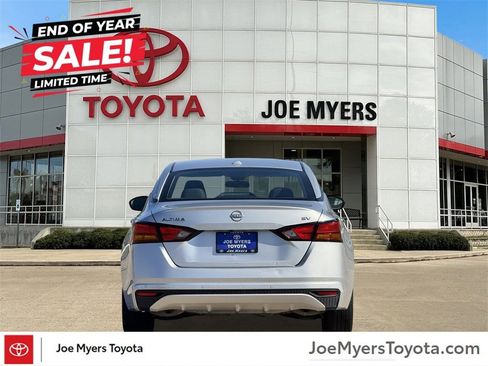 Used 2024 Nissan Altima 2.5 SV image 5