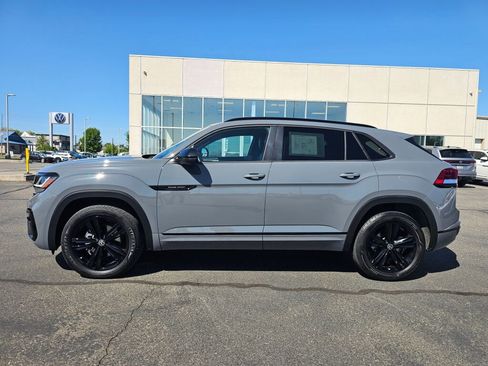 Used 2023 Volkswagen Atlas Cross Sport SEL R-Line AWD/4WD image 3