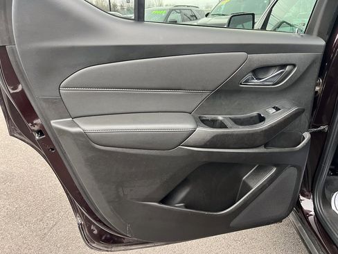 Used 2023 Chevrolet Traverse LT image 27