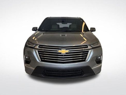 Used 2023 Chevrolet Traverse Premier FWD image 5