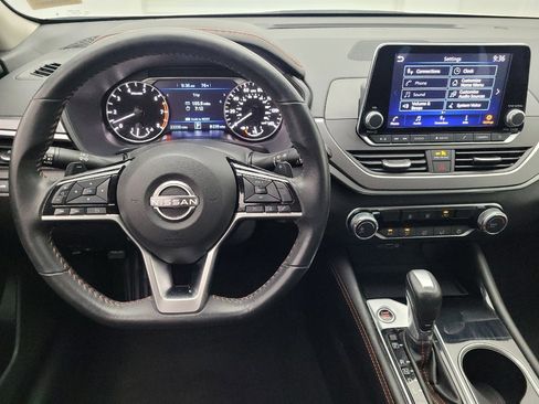 Used 2023 Nissan Altima 2.5 SR FWD image 22