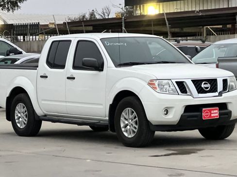 Used 2019 Nissan Frontier SV image 10