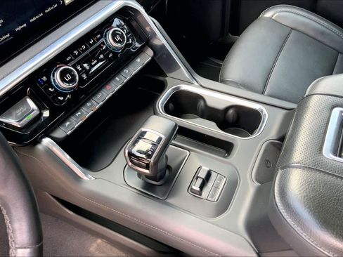 Used 2022 GMC Sierra 1500 Denali AWD/4WD image 15
