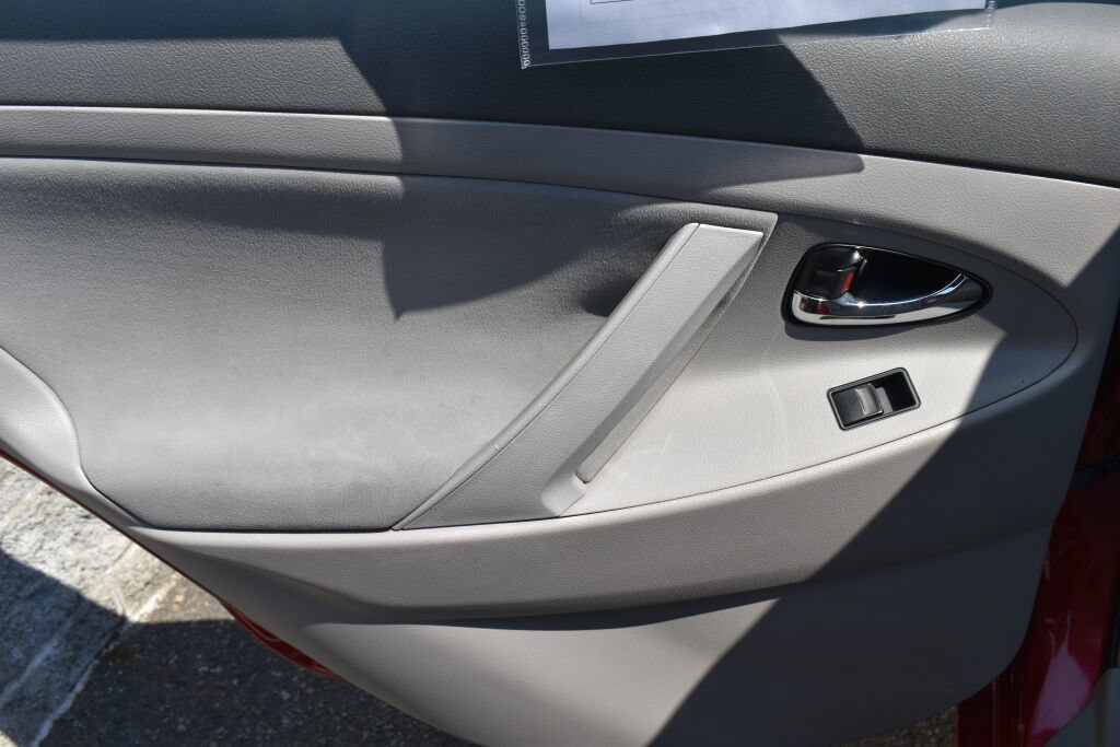 Used 2009 Toyota Camry LE FWD image 18