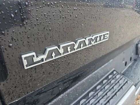 Used 2019 RAM 1500 Laramie AWD/4WD image 9