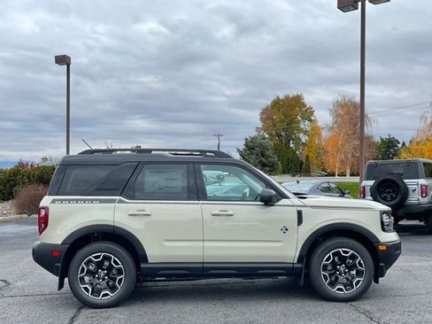 New 2025 Ford Bronco Sport Outer Banks w/ Outer Banks Tech Package+ AWD/4WD image 2