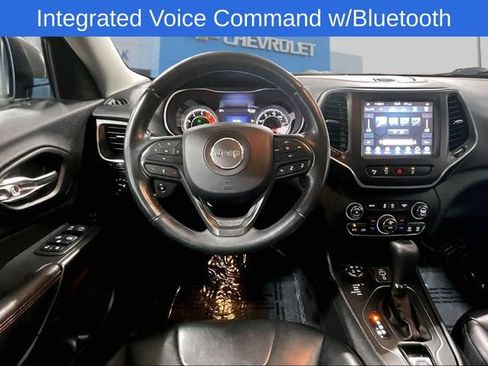 Used 2020 Jeep Cherokee Trailhawk w/ Technology Group AWD/4WD image 11