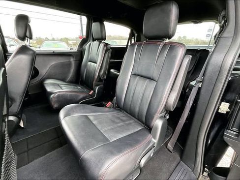 Used 2018 Dodge Grand Caravan GT image 19