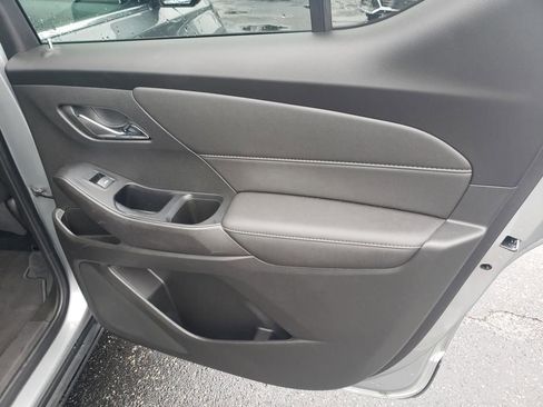 Used 2023 Chevrolet Traverse LT image 24