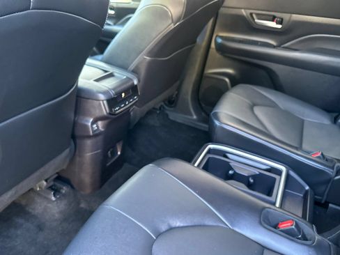 Certified 2025 Toyota Grand Highlander AWD image 12
