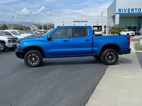 Used 2022 Chevrolet Silverado 1500 ZR2 w/ Technology Package AWD/4WD image 2