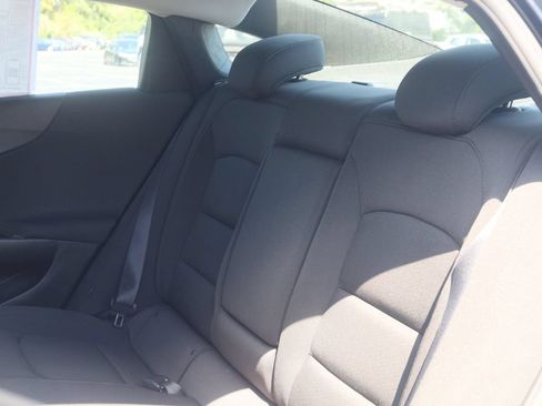 Used 2018 Chevrolet Malibu LS FWD image 28