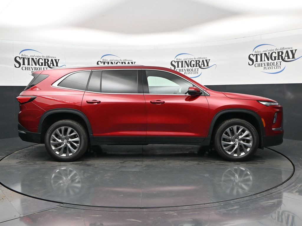 Used 2025 Buick Enclave Preferred w/ Power Package FWD image 8