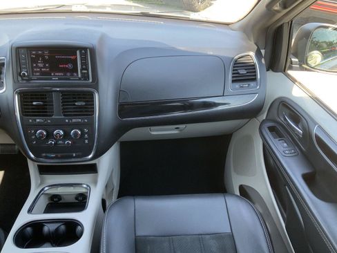 Used 2019 Dodge Grand Caravan SXT FWD image 50