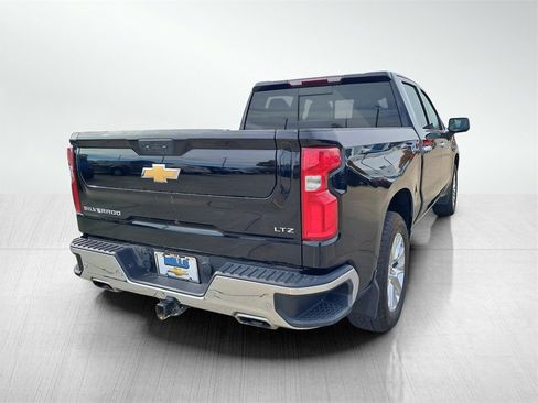 Used 2022 Chevrolet Silverado 1500 LTZ w/ Z71 Off-Road Package image 5