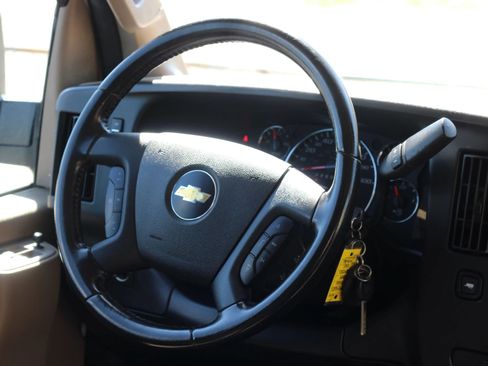 Used 2020 Chevrolet Express 3500 w/ Driver Convenience Package RWD image 14