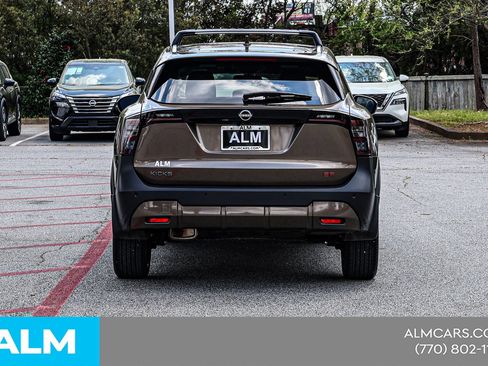 Used 2025 Nissan Kicks SR image 13