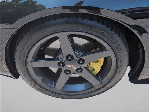 Used 2006 Chevrolet Corvette Convertible w/ Preferred Equipment Group RWD image 25