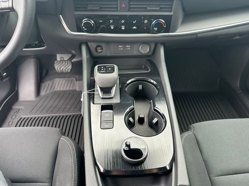 New 2025 Nissan Rogue S image 18