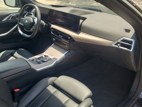 Used 2025 BMW 430i Convertible w/ Premium Package RWD image 9