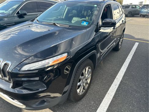 Used 2018 Jeep Cherokee Limited AWD/4WD image 4