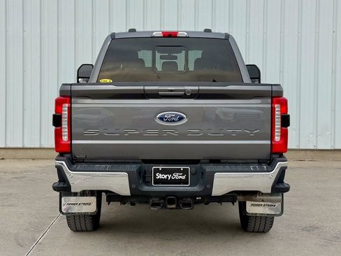 Used 2023 Ford F350 Lariat w/ Chrome Package image 4