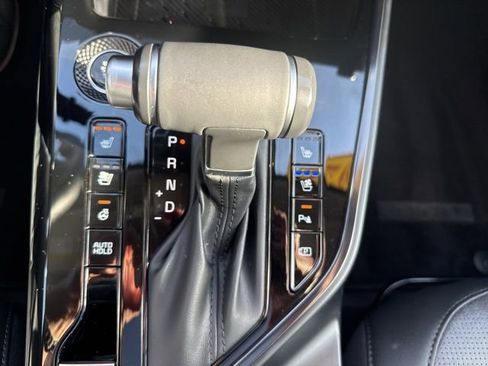 Used 2023 Kia Niro SX image 24