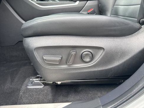 Certified 2024 Toyota Highlander XLE AWD/4WD image 29