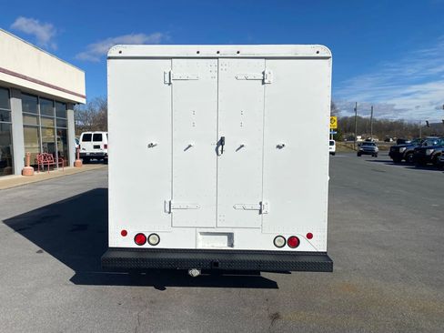 Used 2014 Ford E-350 and Econoline 350 Super Duty w/ A/C Prep Package image 6