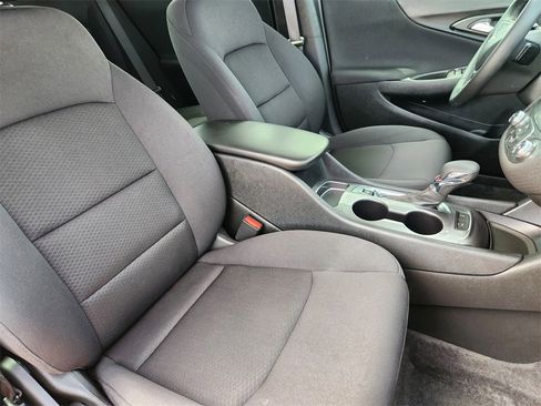 Used 2025 Chevrolet Malibu RS image 13